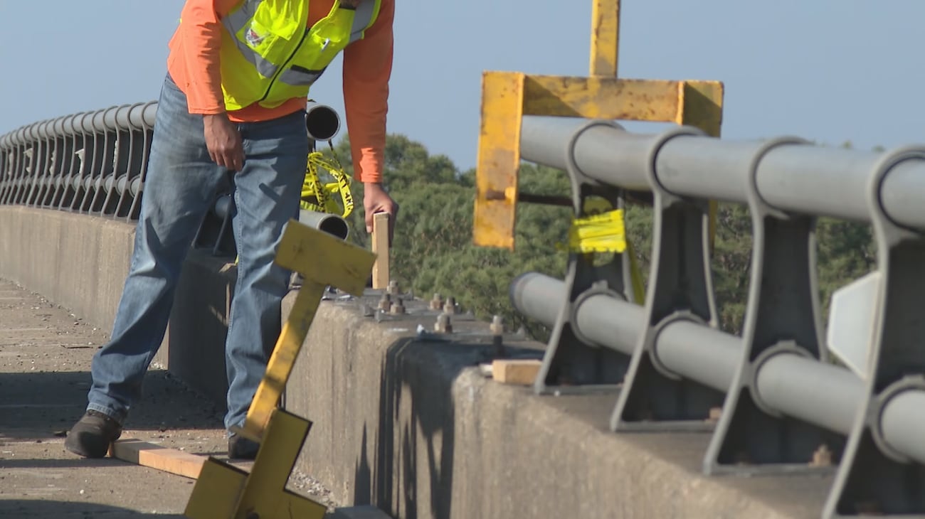 Alert Bridge TRAFFIC ALERT: Snow’s Cut Bridge barriers damaged in crash
