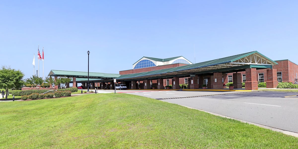 Toronto‑Bogotá flight diverts to Wilmington International Airport over medical emergency