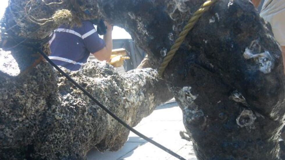 QAR anchor being recovered.